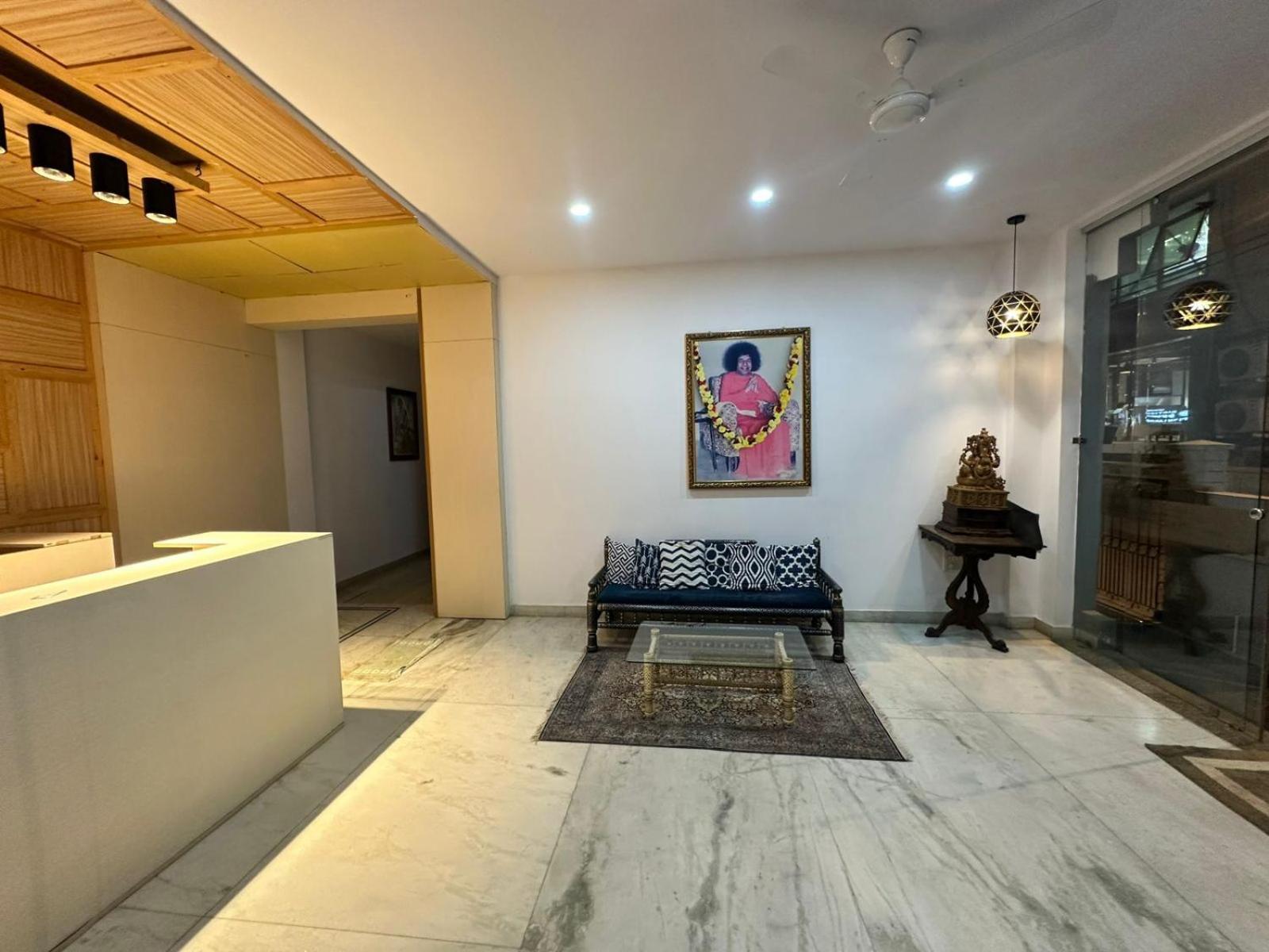 Hotel Sri Sathya Sai Bangalore Esterno foto